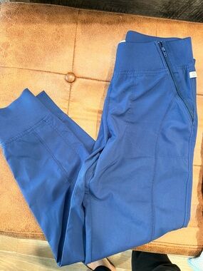 Navy Cherokee infinity scrub joggers small petite